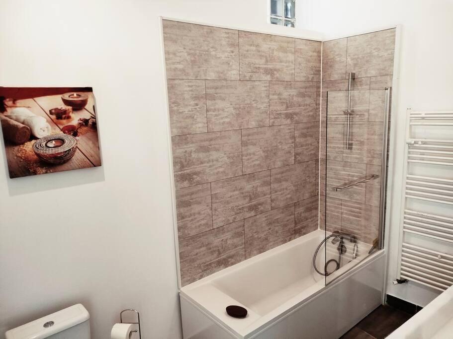 Superbe Maison Renovee Avec Agreable Jardin Sainte-Catherine  Eksteriør bilde